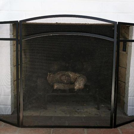 Large 1 Bedroom Apartment, Home Theater, Fireplace バークレー エクステリア 写真