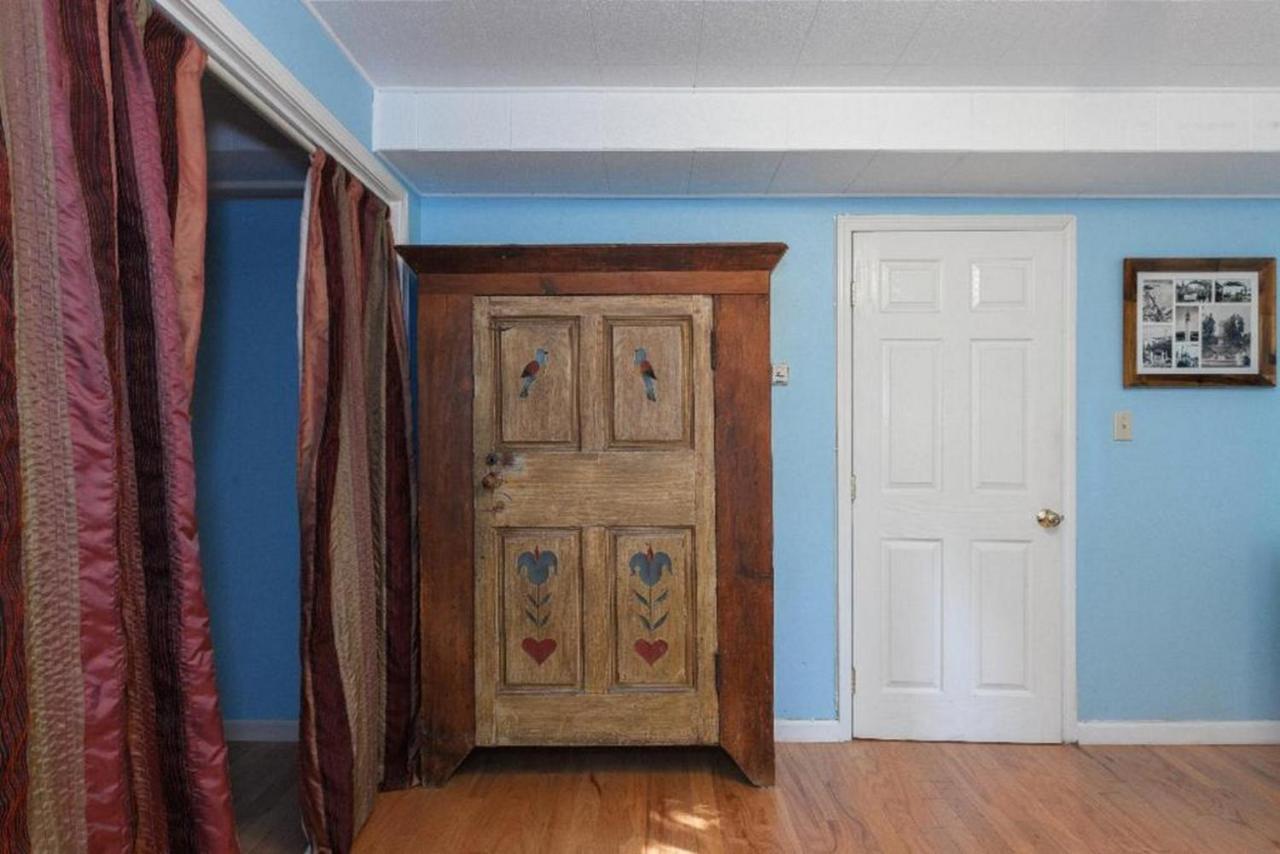 Large 1 Bedroom Apartment, Home Theater, Fireplace バークレー エクステリア 写真