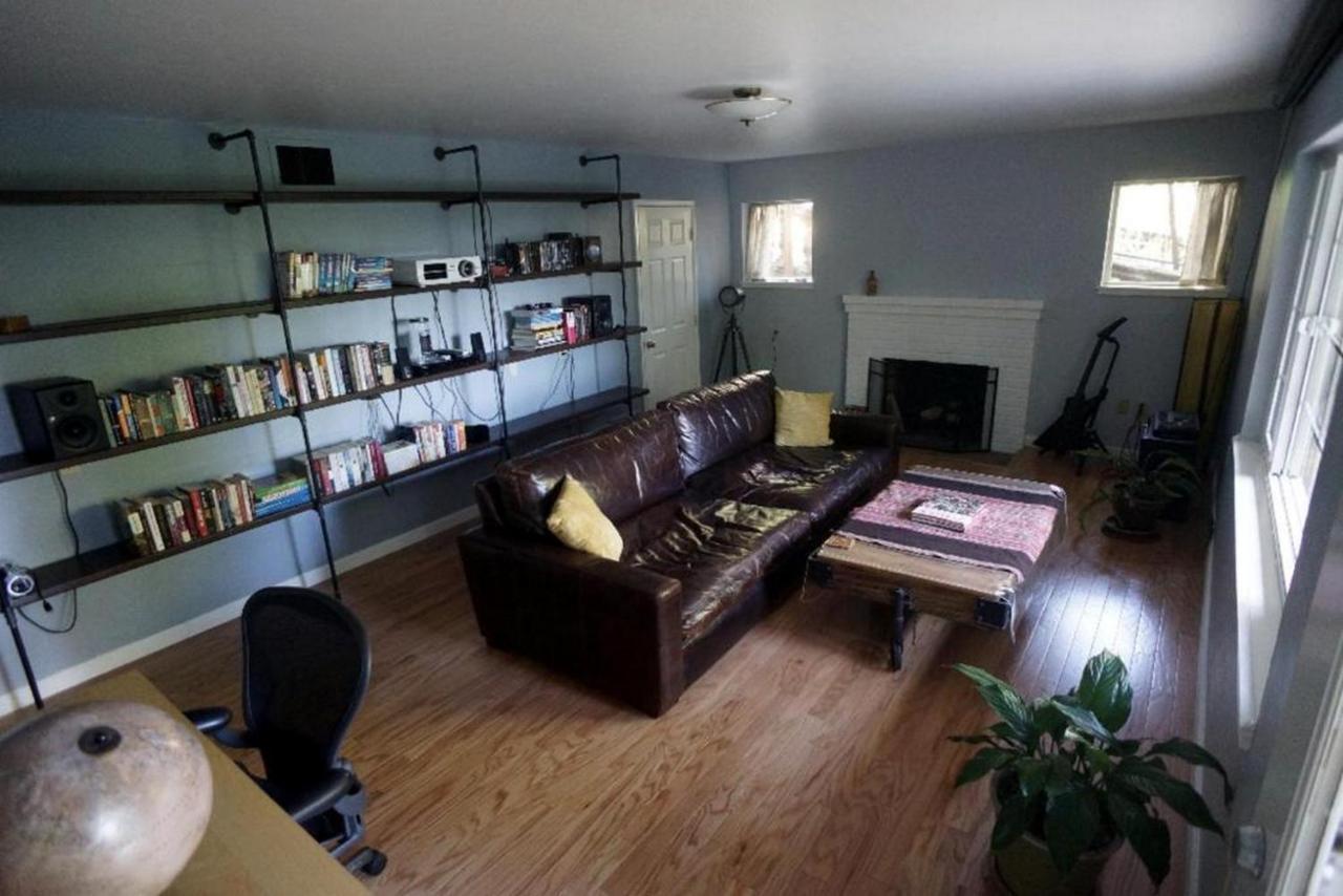Large 1 Bedroom Apartment, Home Theater, Fireplace バークレー エクステリア 写真