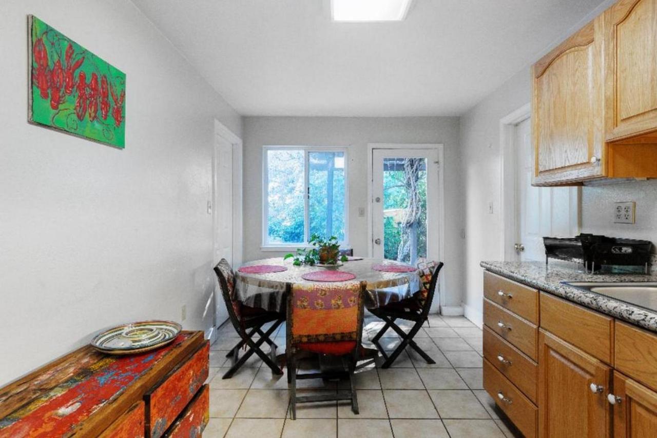 Large 1 Bedroom Apartment, Home Theater, Fireplace バークレー エクステリア 写真