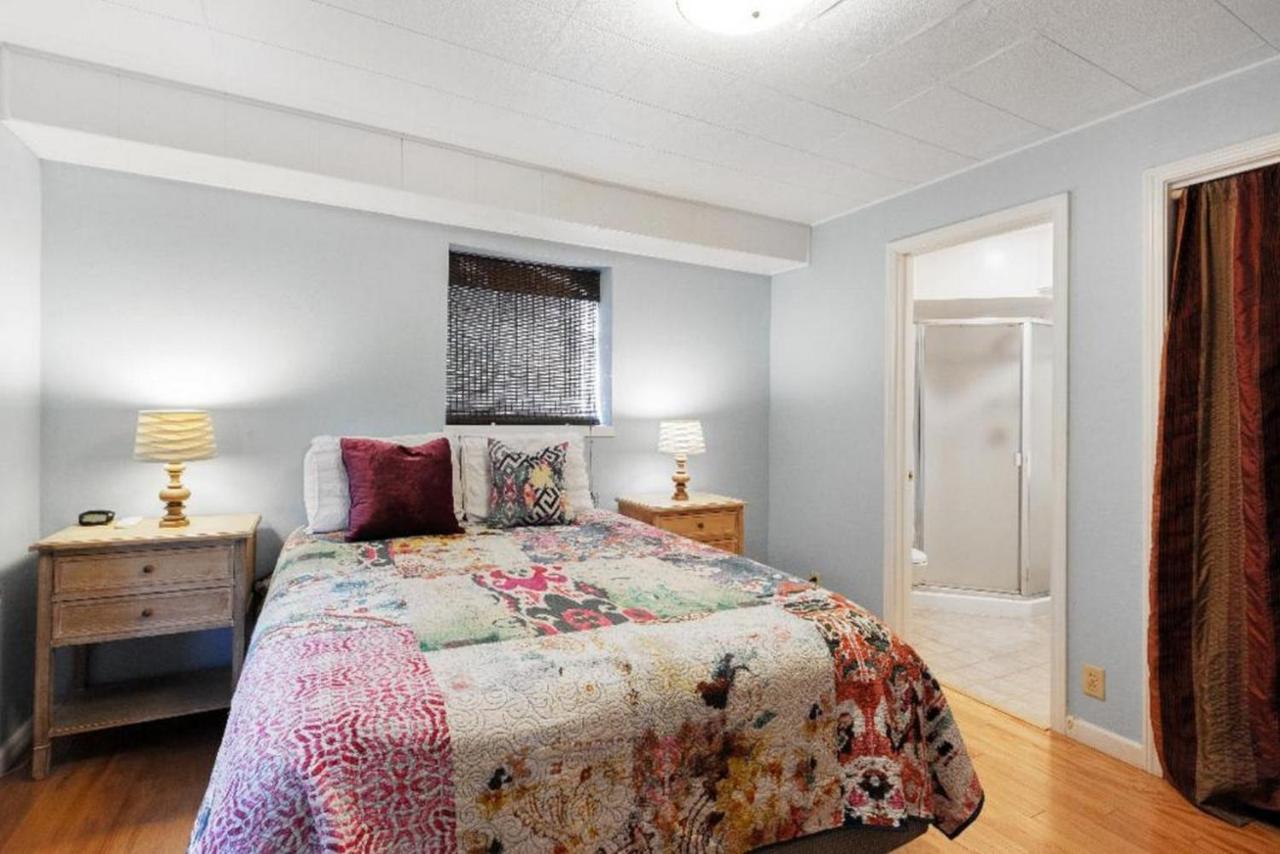 Large 1 Bedroom Apartment, Home Theater, Fireplace バークレー エクステリア 写真